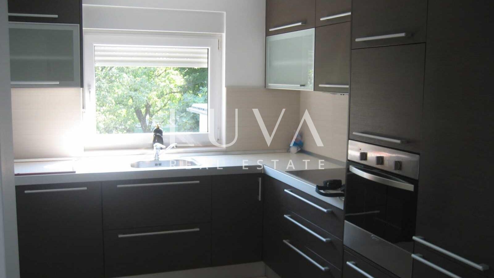 Zagreb, Mikulići, Haus mit Blick auf Zagreb, 380 m²