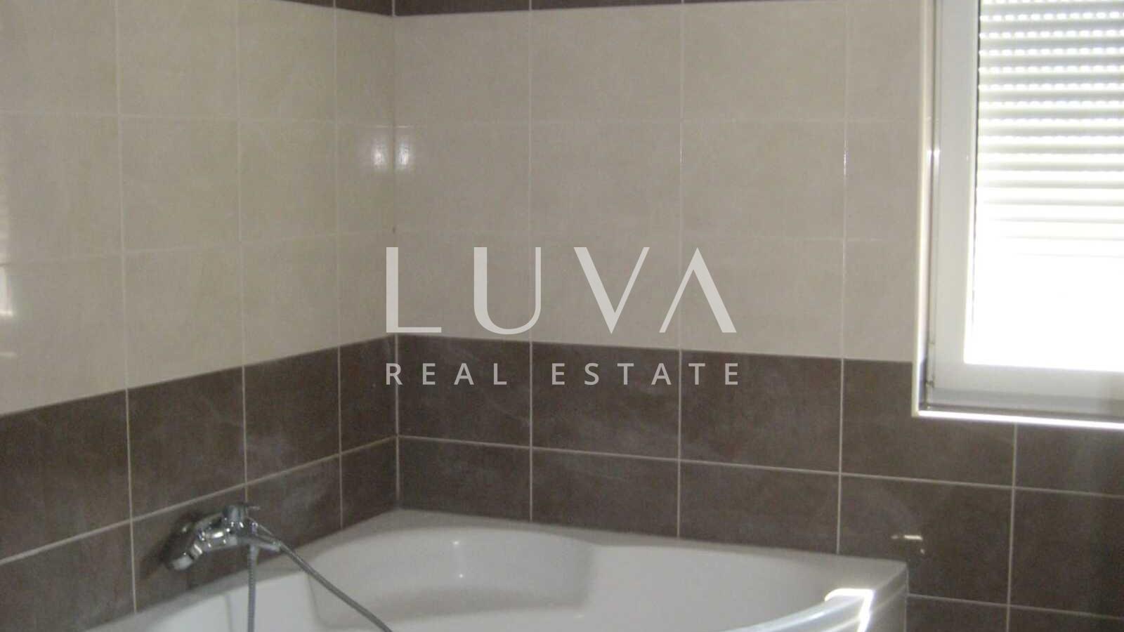 Zagreb, Mikulići, Haus mit Blick auf Zagreb, 380 m²