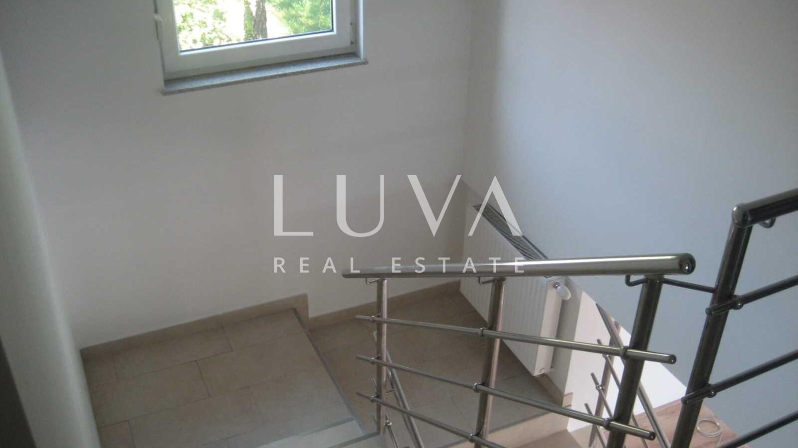 Zagreb, Mikulići, Haus mit Blick auf Zagreb, 380 m²