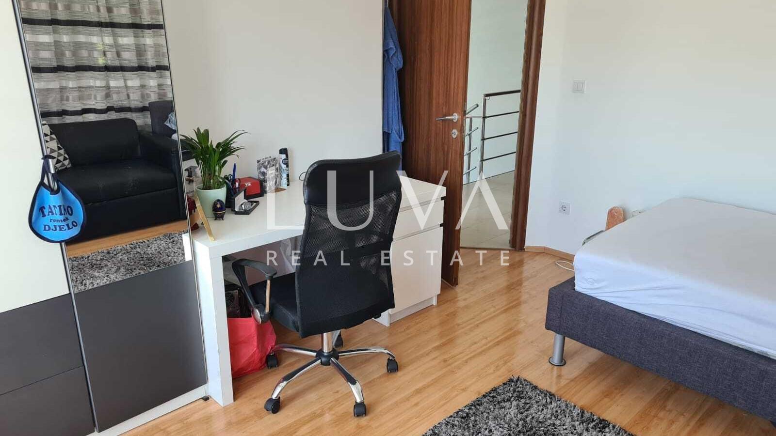 Zagreb, Mikulići, Haus mit Blick auf Zagreb, 380 m²