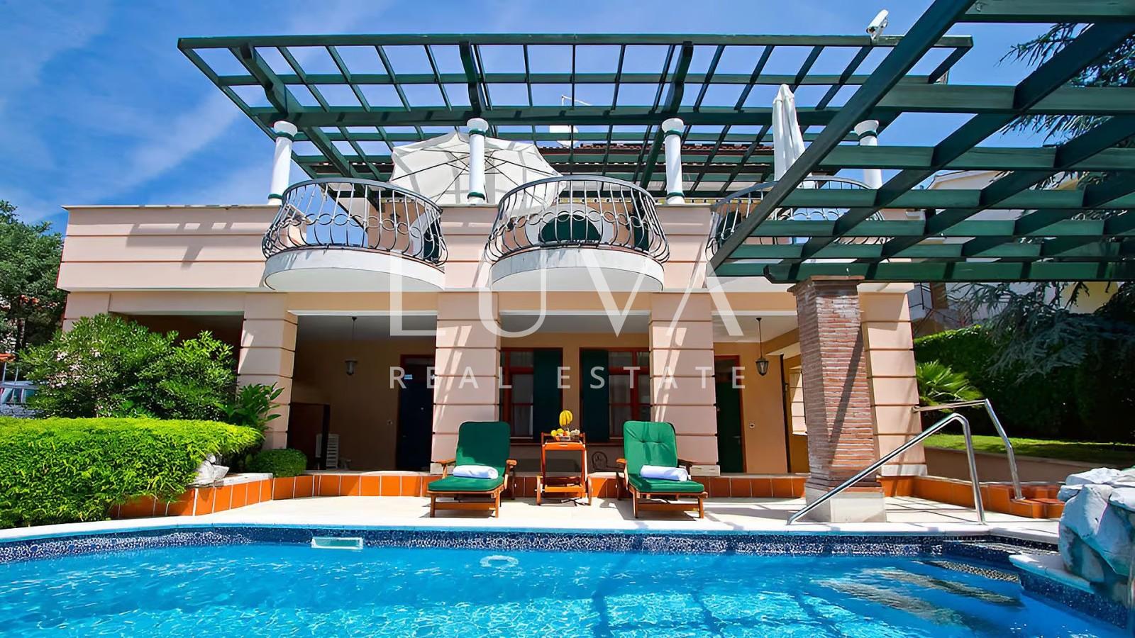 Poreč, Finida, luxury villa with a pool for sale