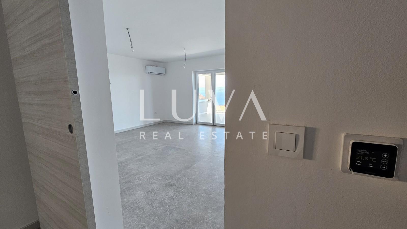 Omiš, Jesenice, 4-room apartment of 134 m² with sea view for sale