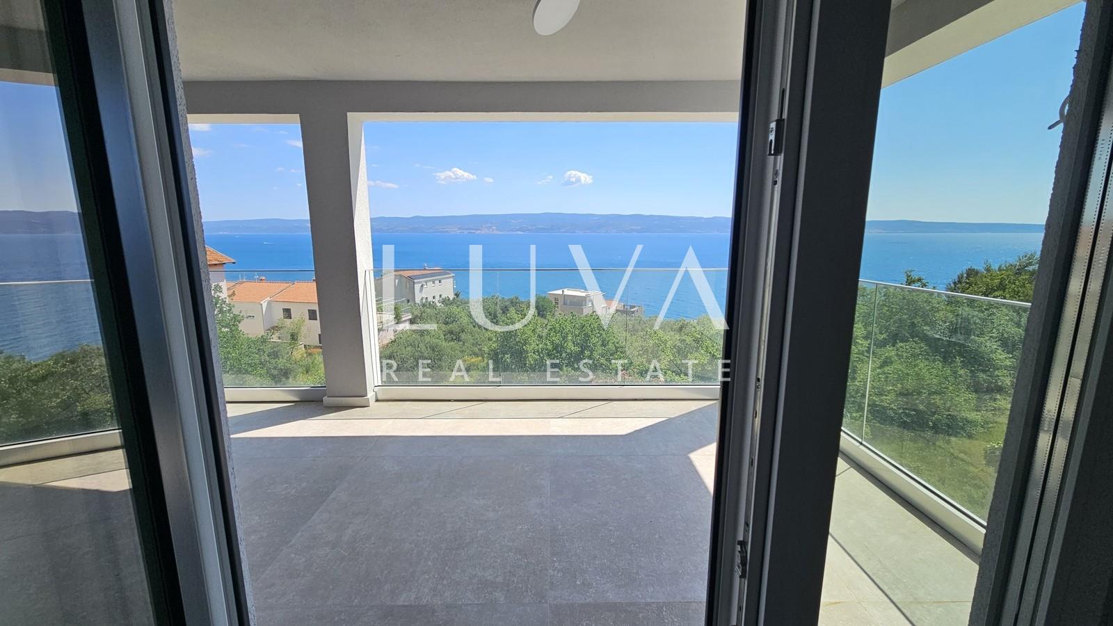Omiš, Jesenice, 4-room apartment of 134 m² with sea view for sale