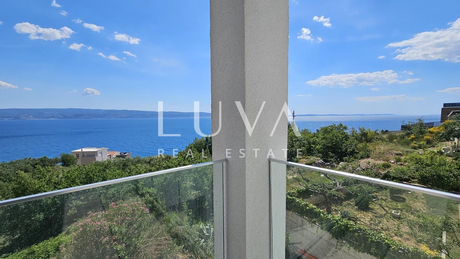 Omiš, Jesenice, 4-room apartment of 134 m² with sea view for sale