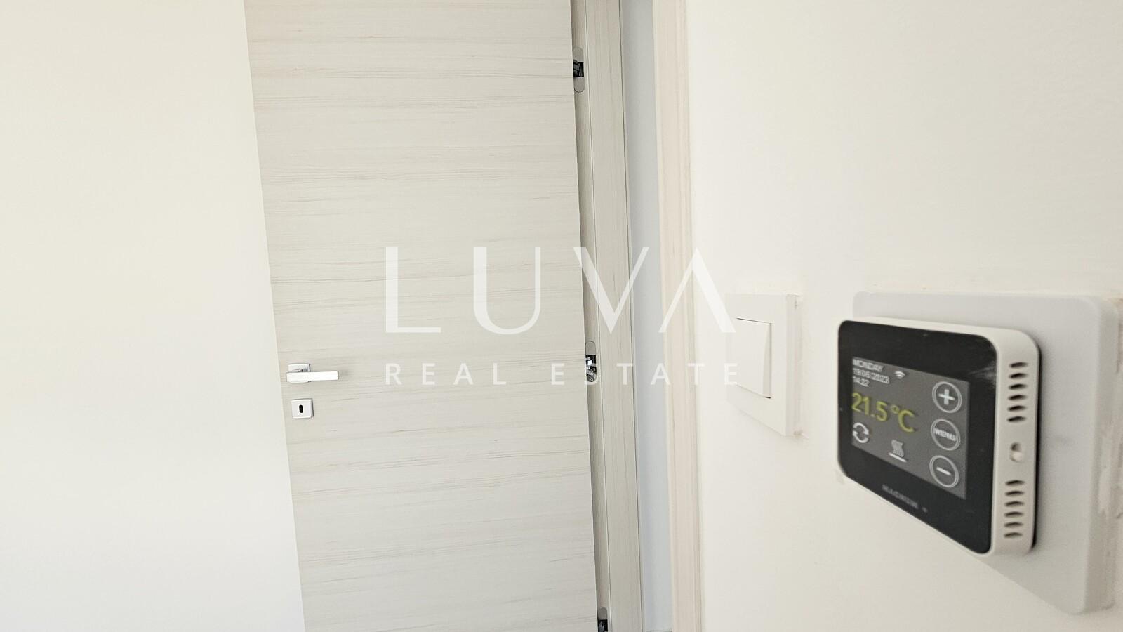 Omiš, Jesenice, 4-room apartment of 134 m² with sea view for sale