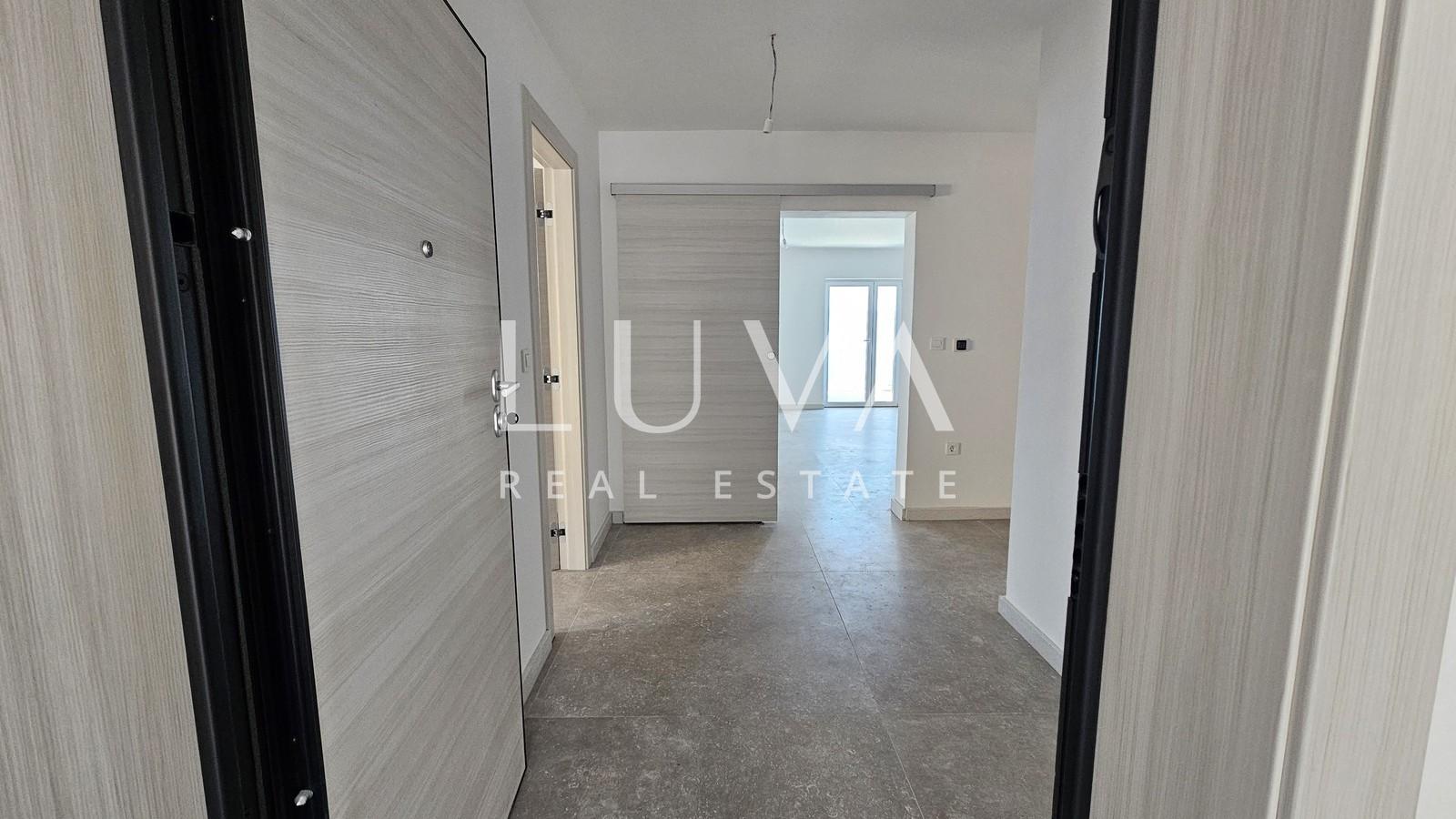 Omiš, Jesenice, 4-room apartment of 134 m² with sea view for sale