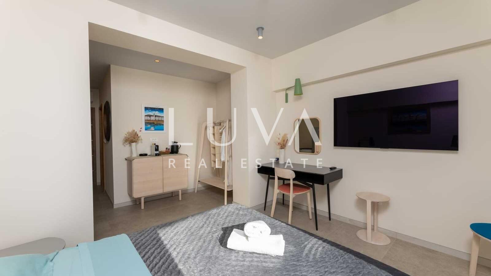 Trogir, Seget Donji, prodaja hotela sa 24 spavaće sobe uz more