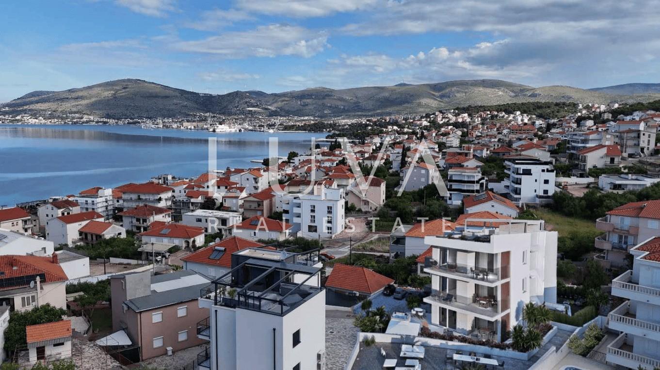 Čiovo, Trogir, luksuzni penthouse 75 m2 uz more na prodaju