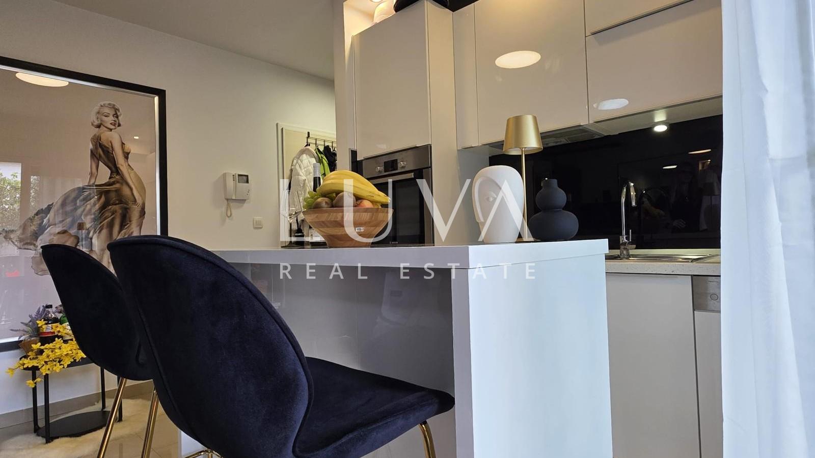 Split, Kman, sale of a beautifully furnished apartment with parking