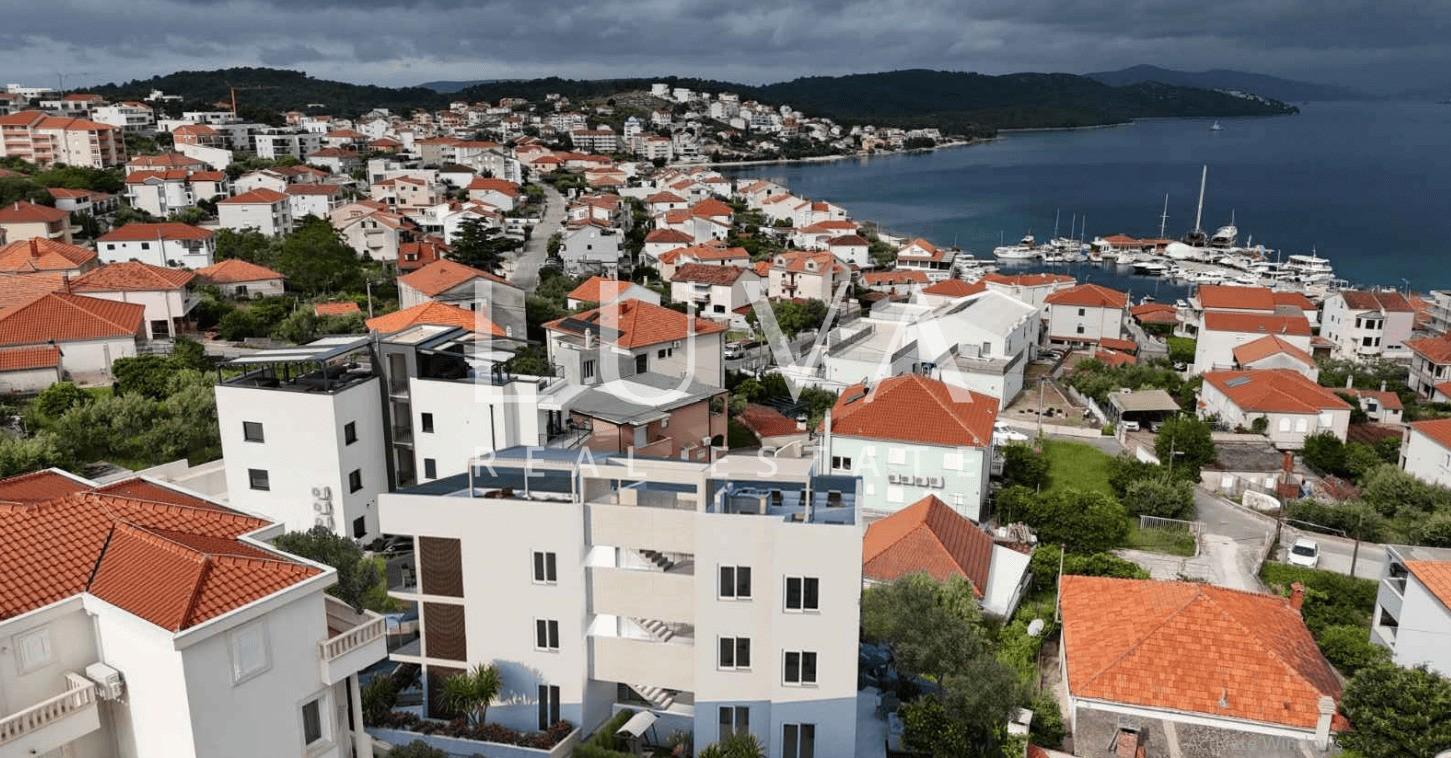 Čiovo, Trogir, luksuzni penthouse 75 m2 uz more na prodaju