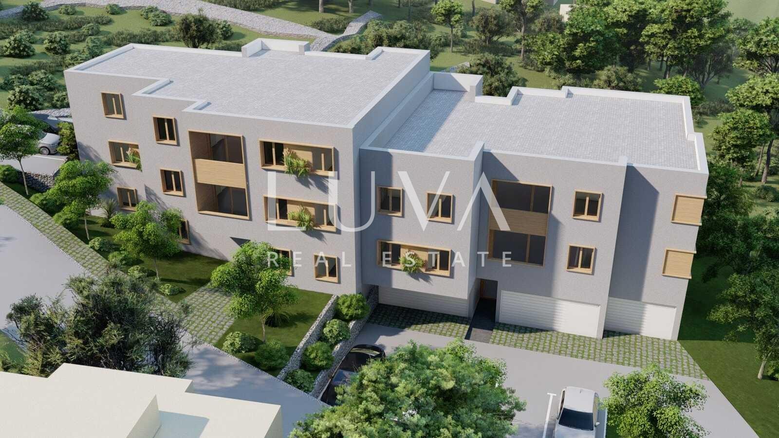 Trogir, Slatine, stan 65m2 u novogradnji s pogledom na more na prodaju