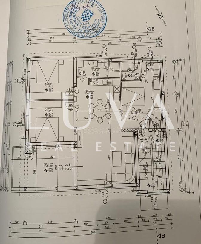 Vodice, Srima, haus mit 3 Apartments direkt am Meer zu verkaufen