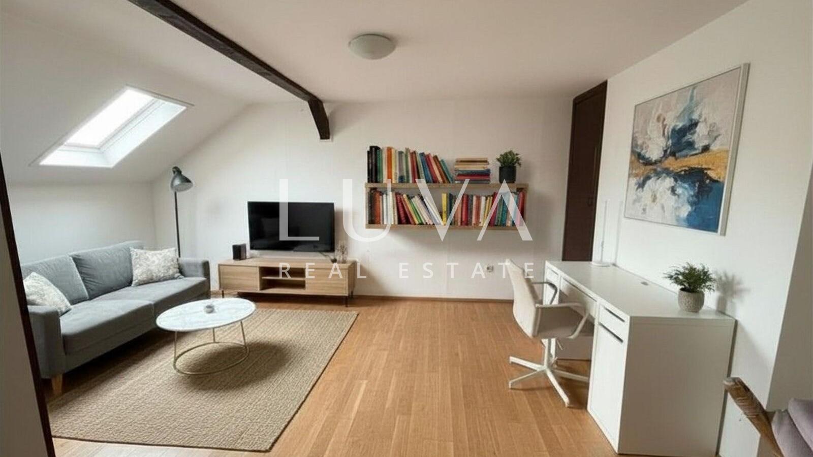 Zagreb, Britanski trg, apartment for renovation on the 3rd floor, 120 m²