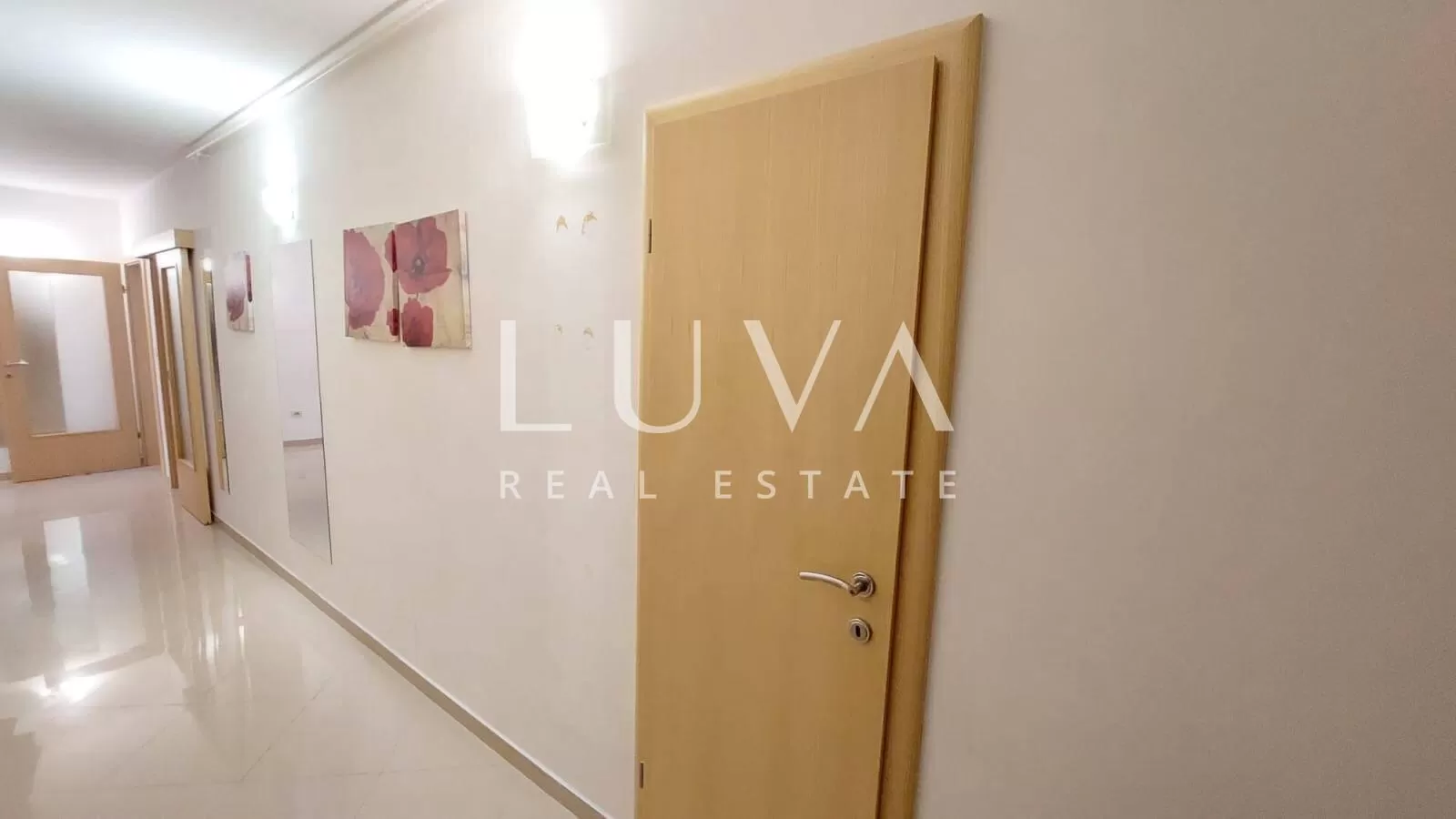 Zagreb, Vrbani III, Fünf-Zimmer-Wohnung 120 m2, zum Verkauf
