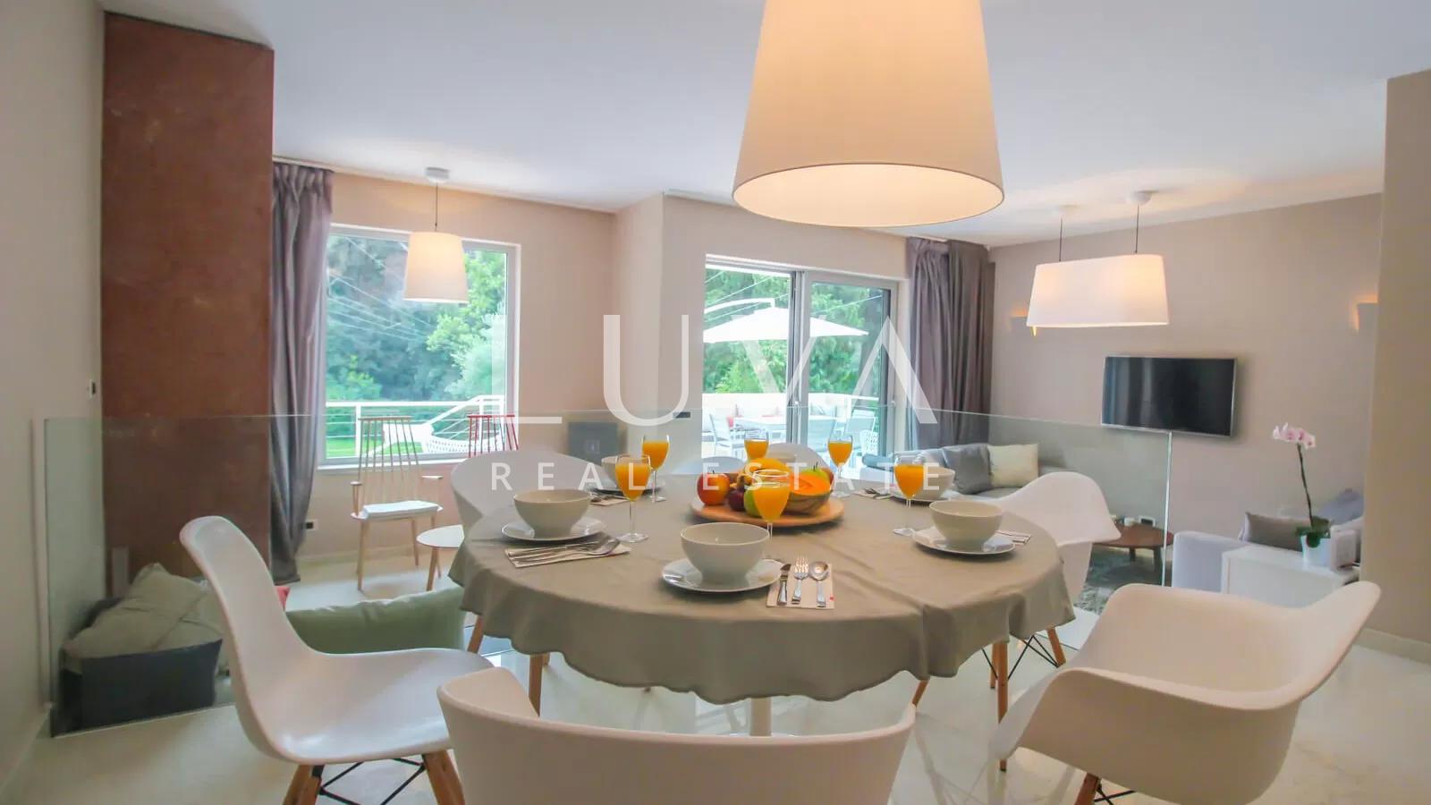 Rovinj, Borik, luxury house with pool near the sea for sale