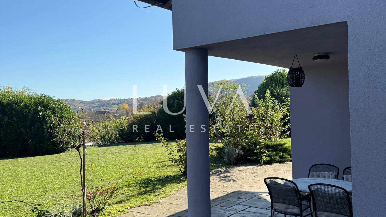 Samobor, Haus zum verkauf auf einem 2500 m2 groben grundstuck mit Panoramablick