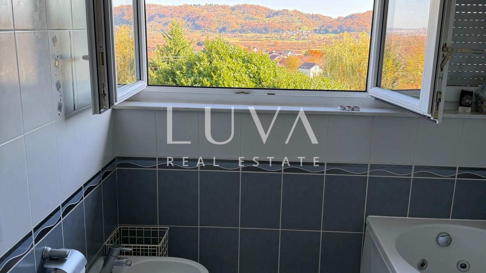 Samobor, Haus zum verkauf auf einem 2500 m2 groben grundstuck mit Panoramablick