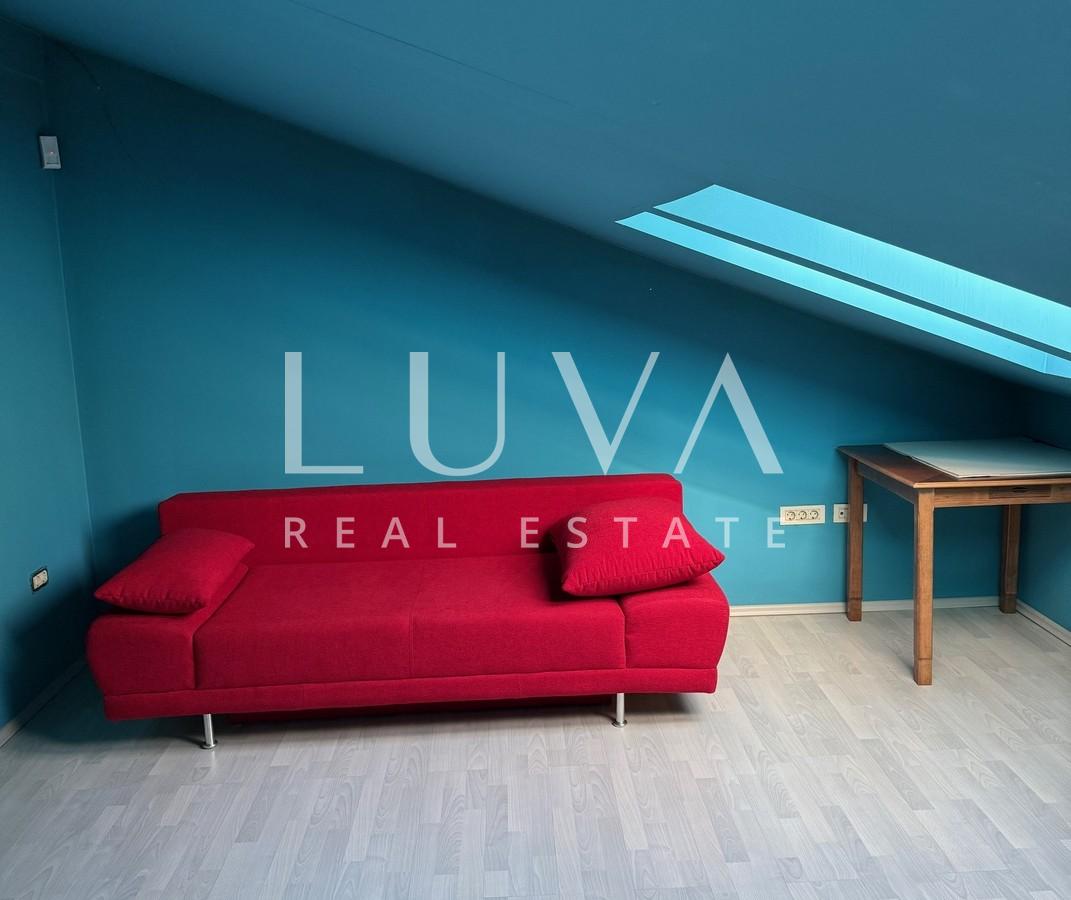 Samobor, Haus zum verkauf auf einem 2500 m2 groben grundstuck mit Panoramablick