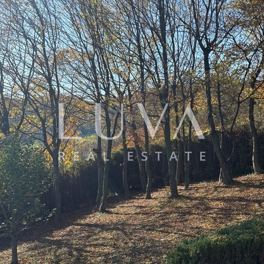 Samobor, Haus zum verkauf auf einem 2500 m2 groben grundstuck mit Panoramablick