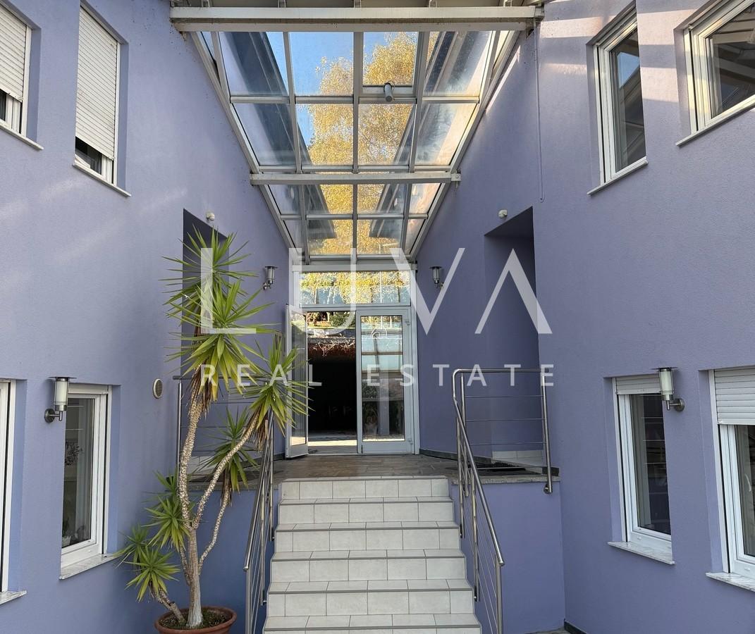 Samobor, Haus zum verkauf auf einem 2500 m2 groben grundstuck mit Panoramablick