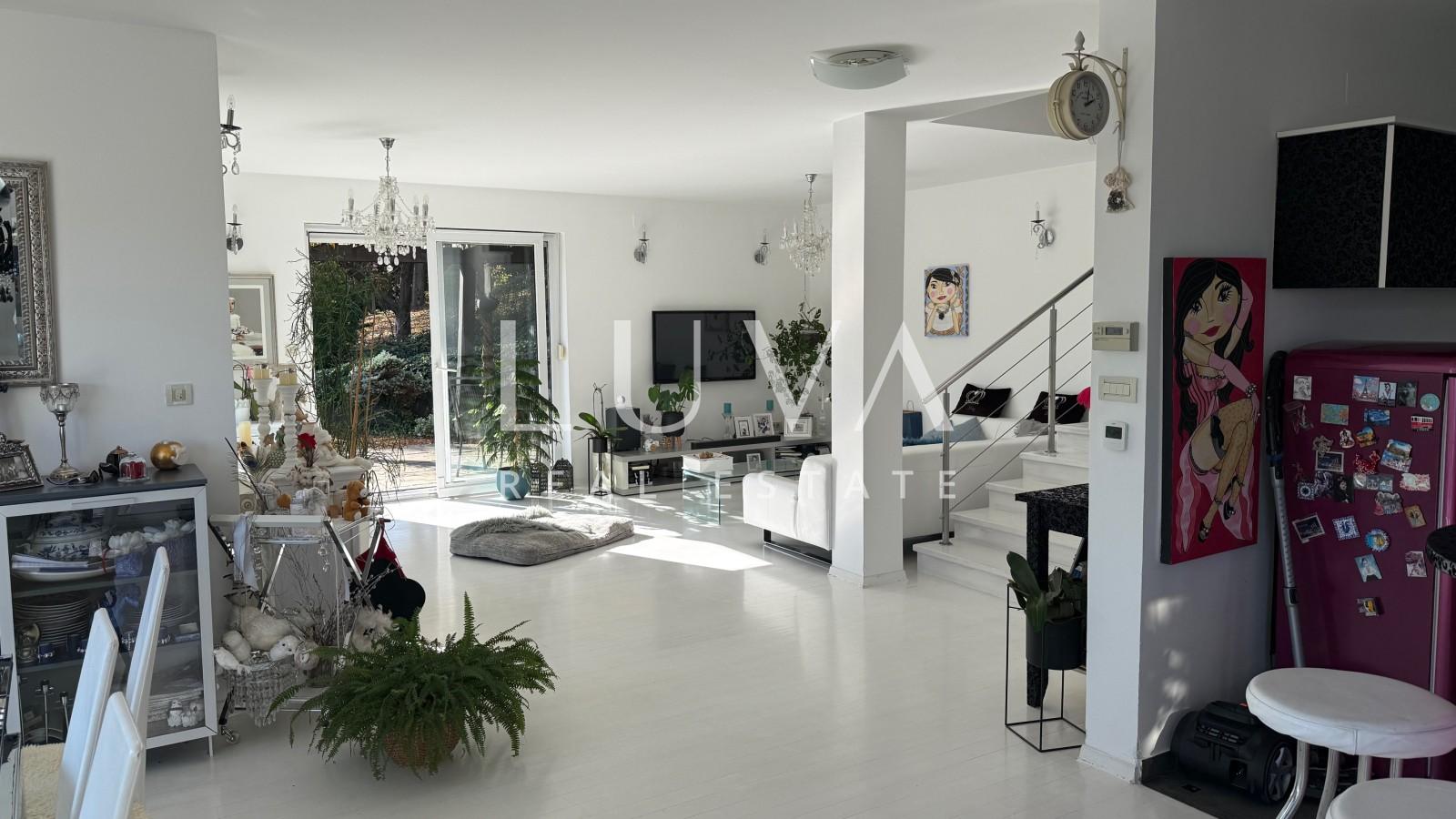 Samobor, Haus zum verkauf auf einem 2500 m2 groben grundstuck mit Panoramablick