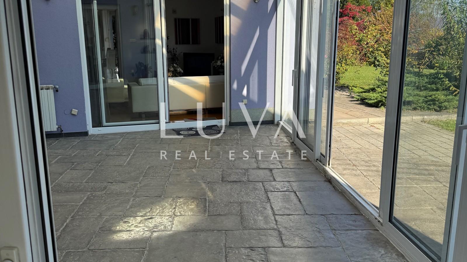 Samobor, Haus zum verkauf auf einem 2500 m2 groben grundstuck mit Panoramablick