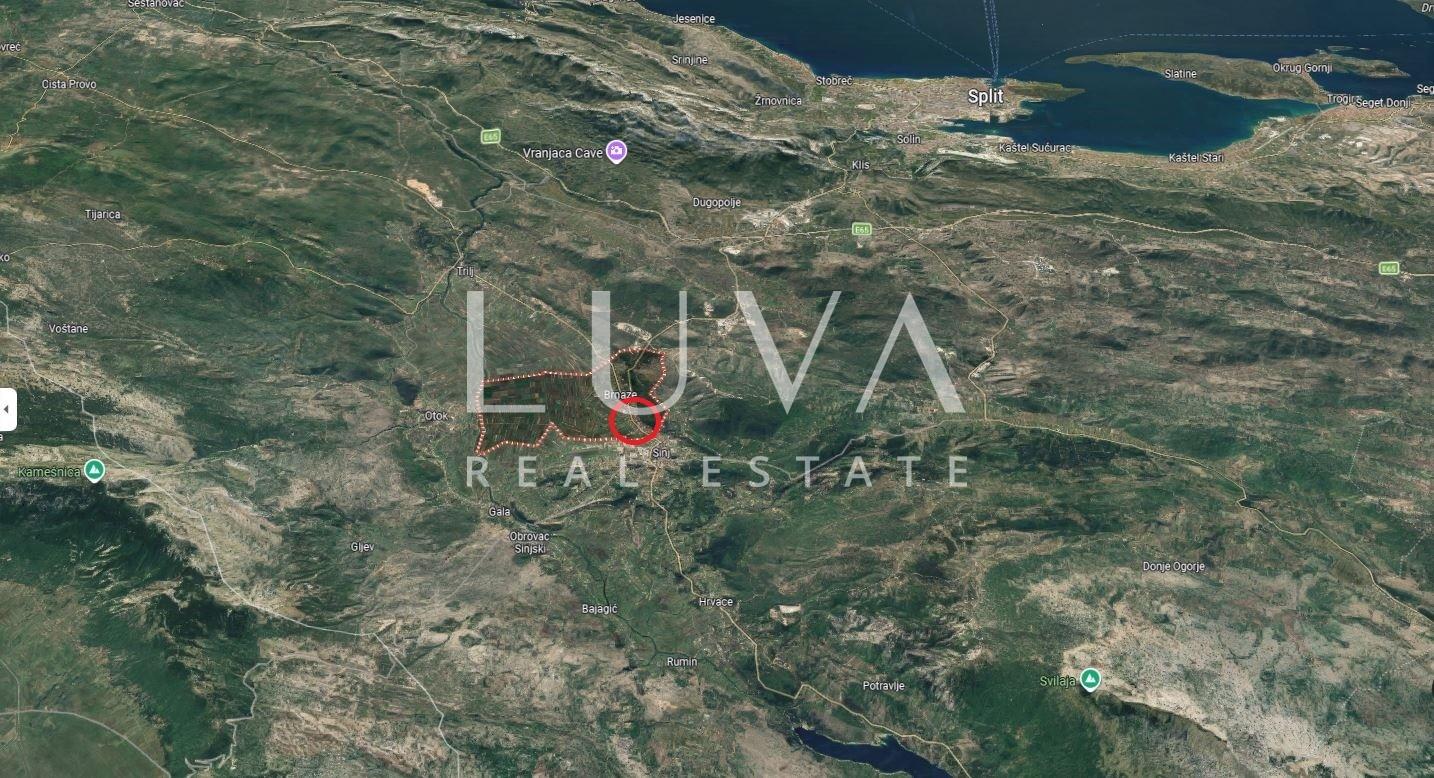 Sinj, Brnaze, building land 2213 m² with location information for sale