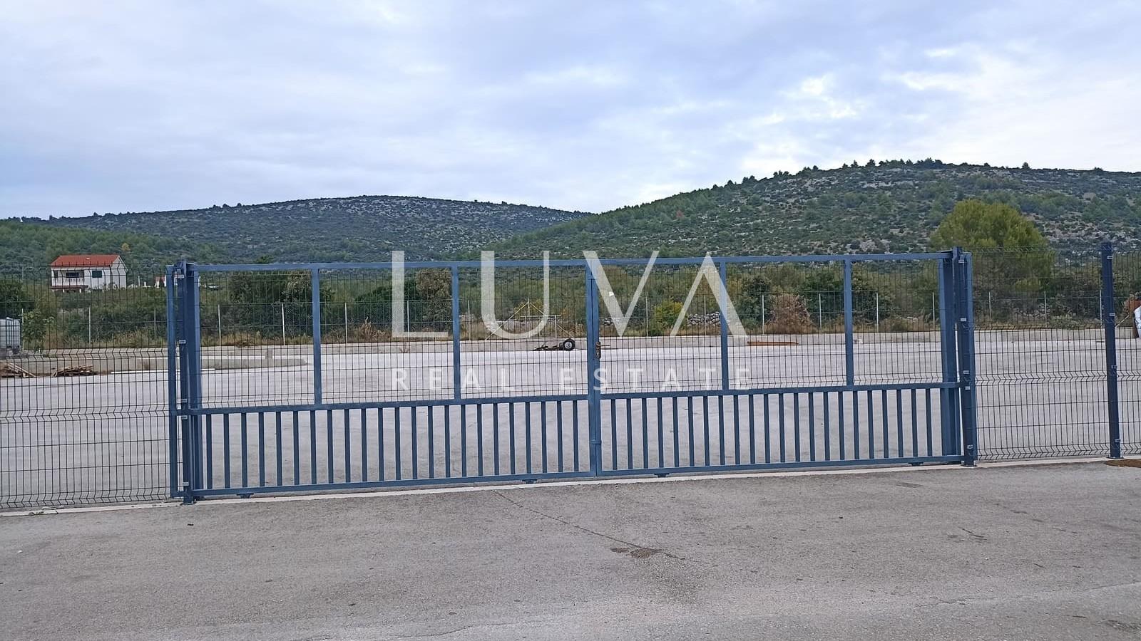 Marina, Trogir, großes und gepflegtes Lager zur Miete