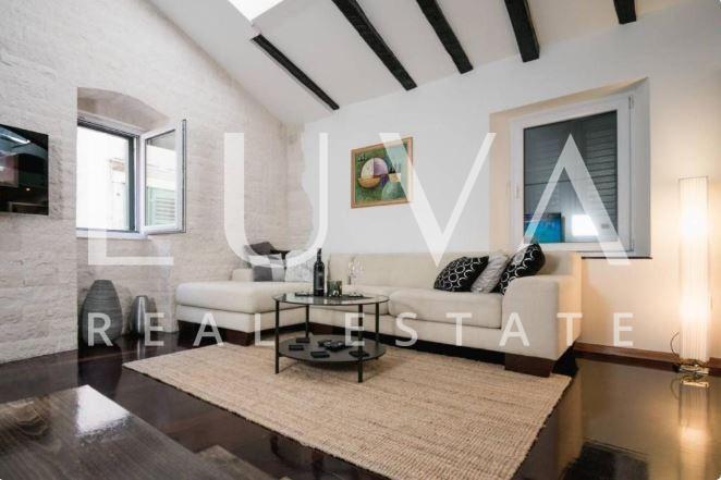 Šibenik, exklusive Wohnung 90 m2 mit Galerie im Zentrum