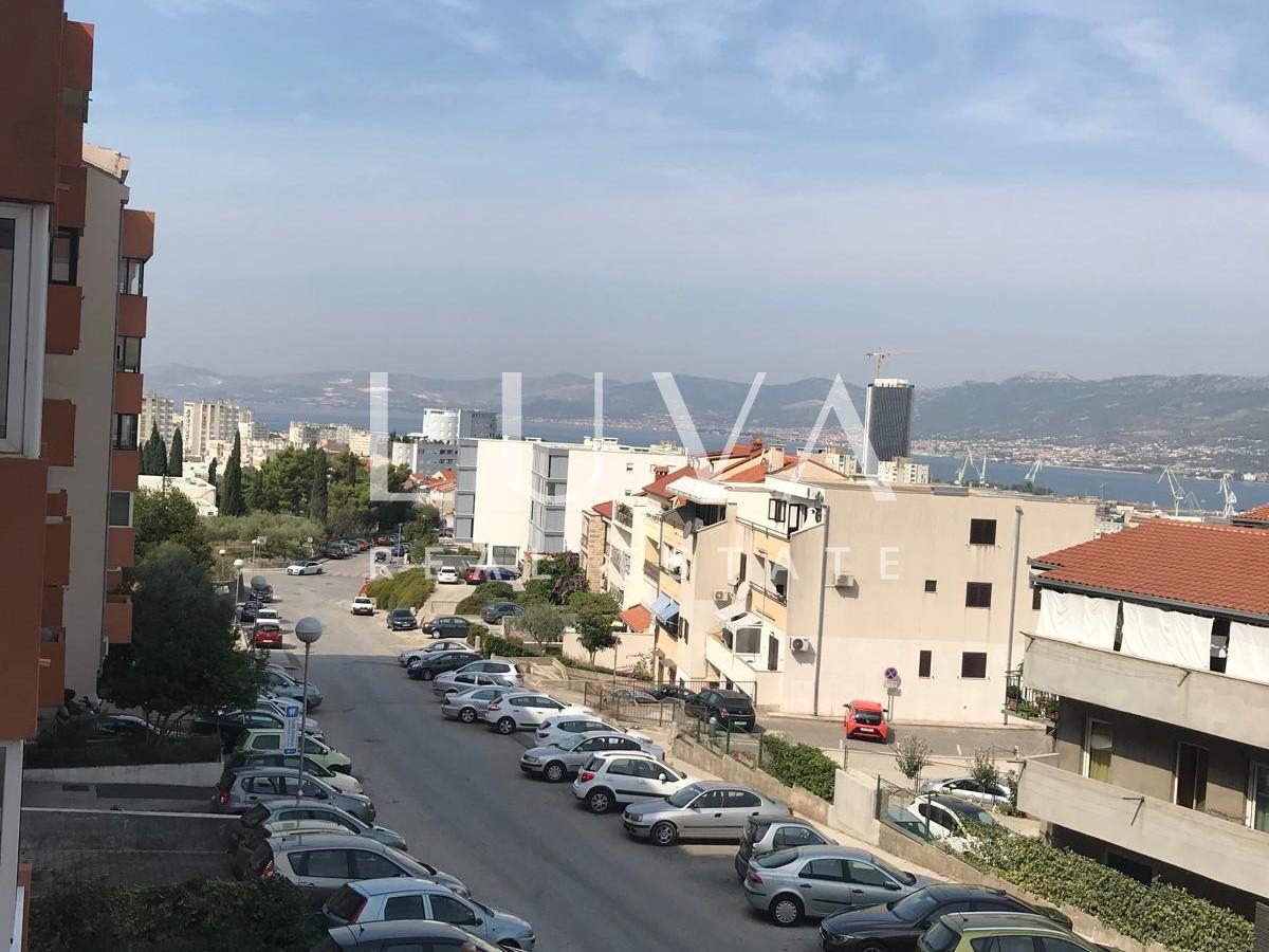 Split, Sućidar, Verkauf einer großen und vollständig eingerichteten Wohnung, 83 m²