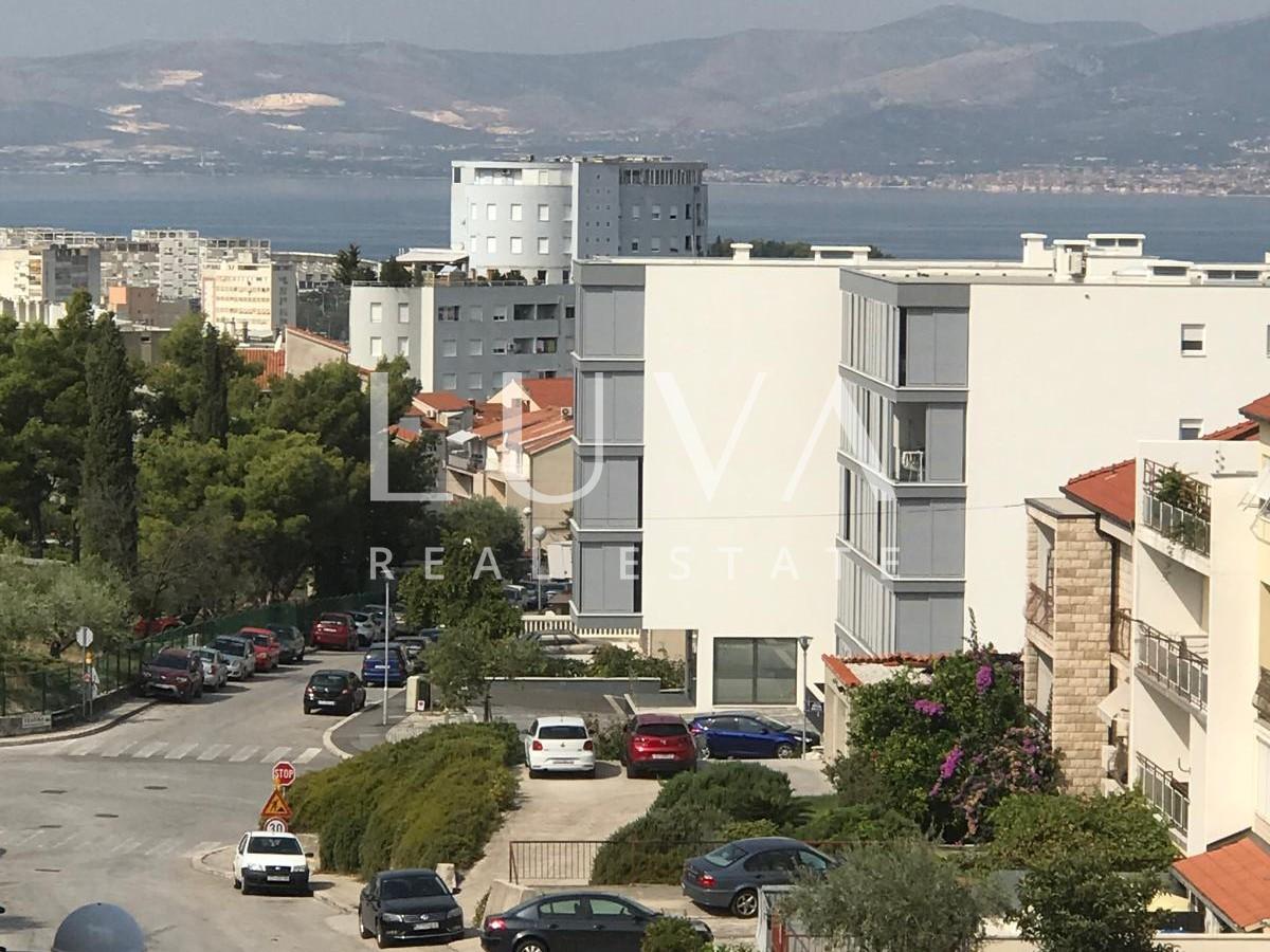 Split, Sućidar, Verkauf einer großen und vollständig eingerichteten Wohnung, 83 m²