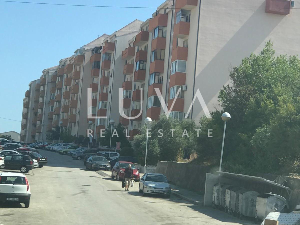 Split, Sućidar, Verkauf einer großen und vollständig eingerichteten Wohnung, 83 m²