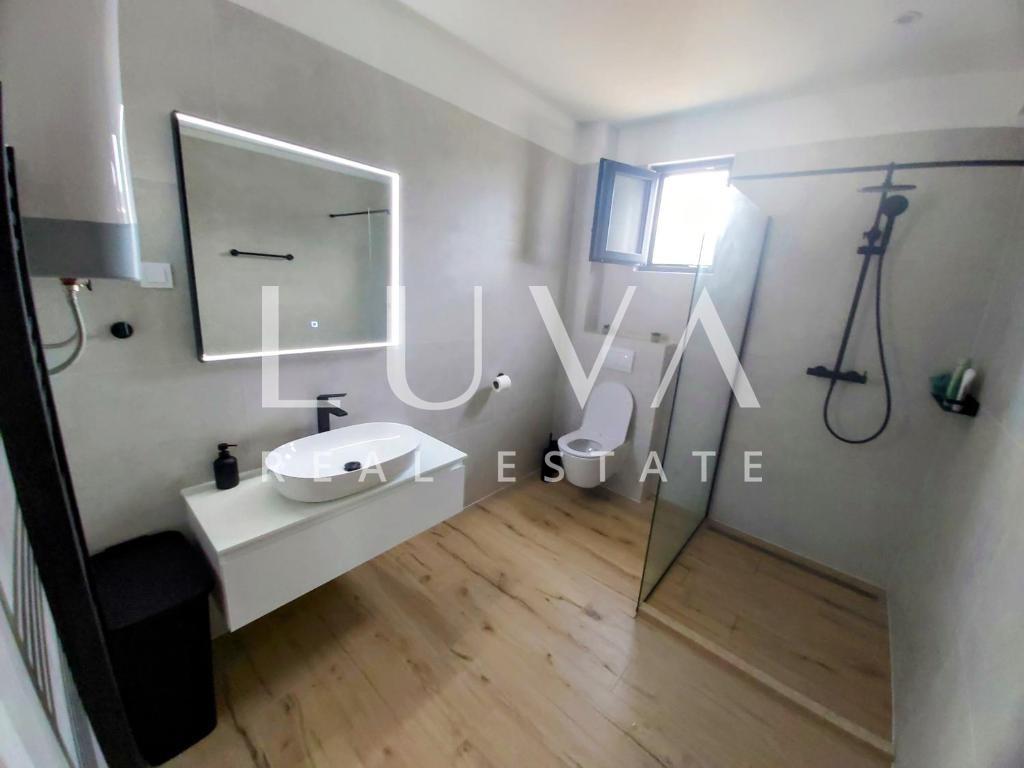 Šolta, Rogač, luksuzna vila s bazenom uz more na prodaju