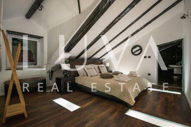 Šibenik, exklusive Wohnung 90 m2 mit Galerie im Zentrum