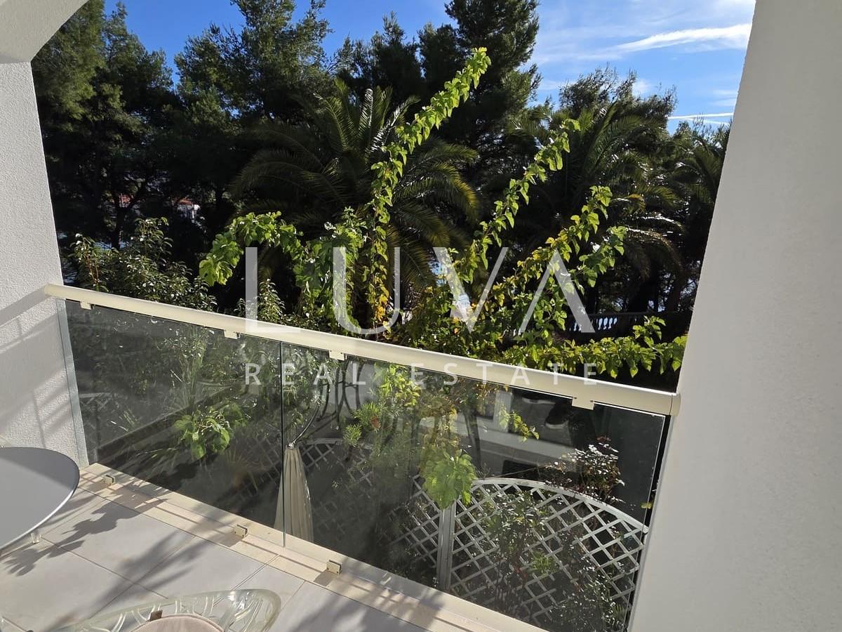 Split, Podstrana, seafront villa with 7 apartments for sale