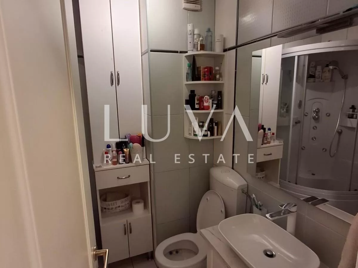 Split, Žnjan, 3s stan 70m2, lođa, na prodaju