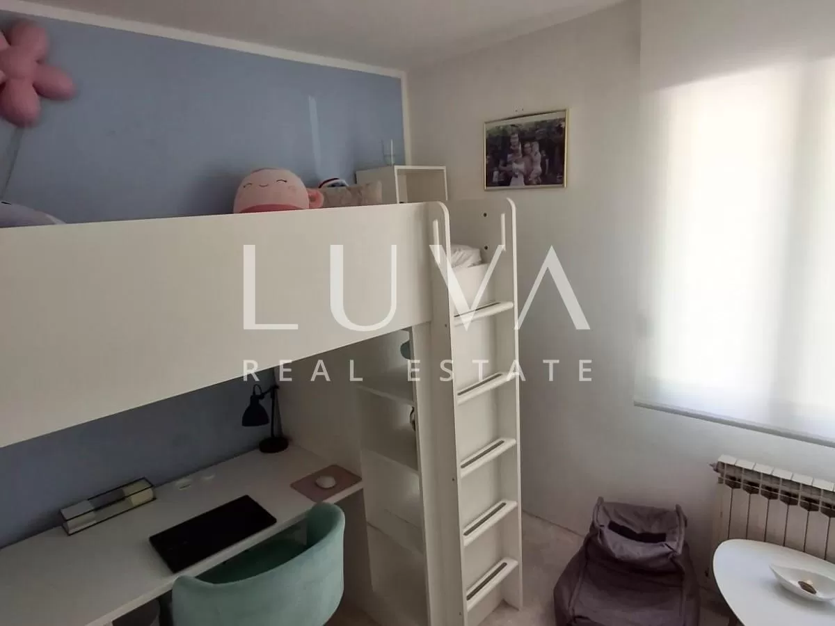 Split, Žnjan, 3s stan 70m2, lođa, na prodaju