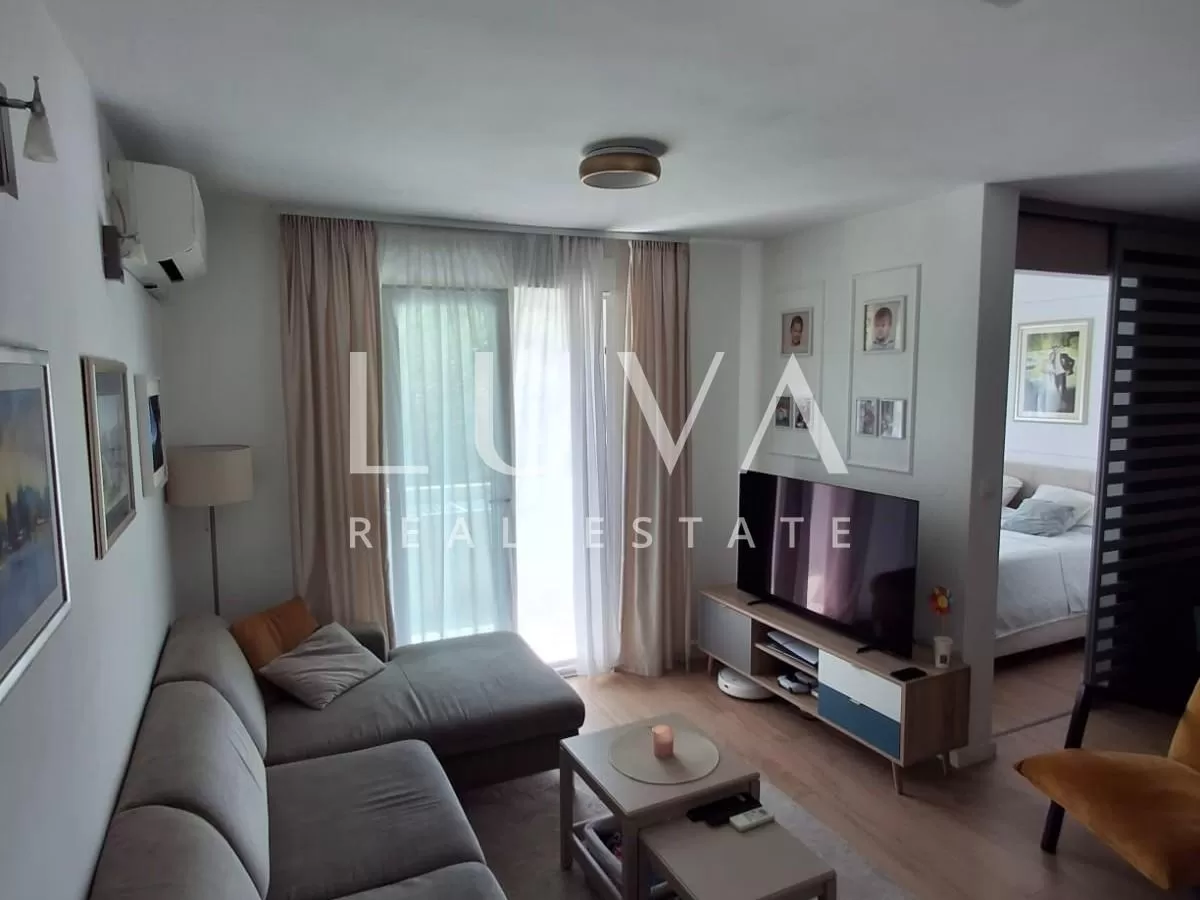 Split, Žnjan, 3s stan 70m2, lođa, na prodaju