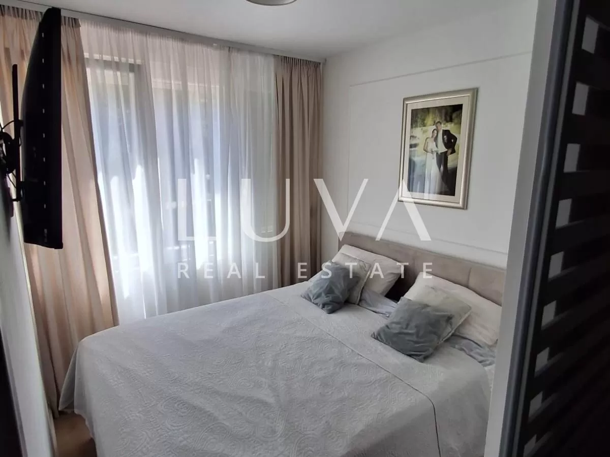 Split, Žnjan, 3s stan 70m2, lođa, na prodaju