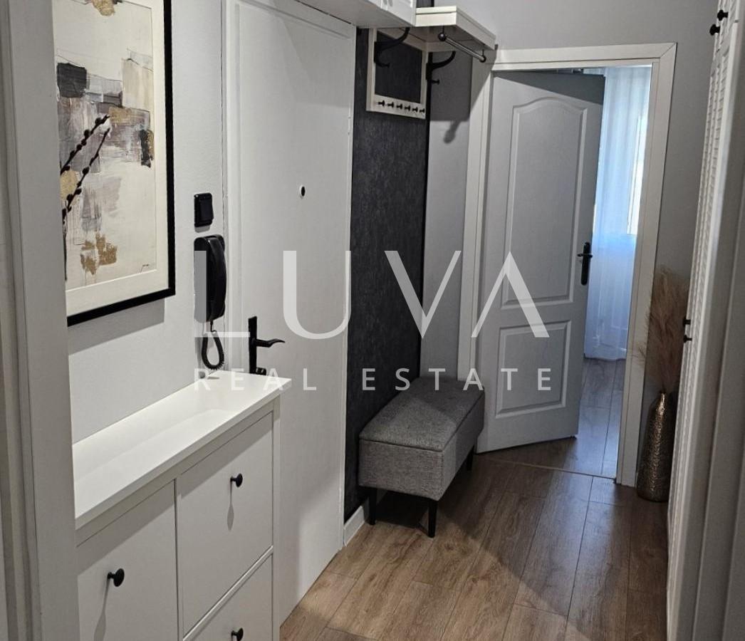 Osijek, Center, three-room apartment with two balconies for sale