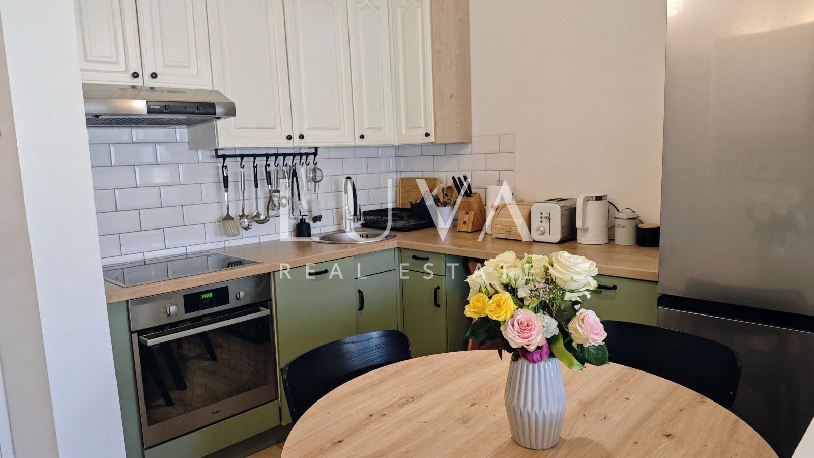 Osijek, Center, three-room apartment with two balconies for sale