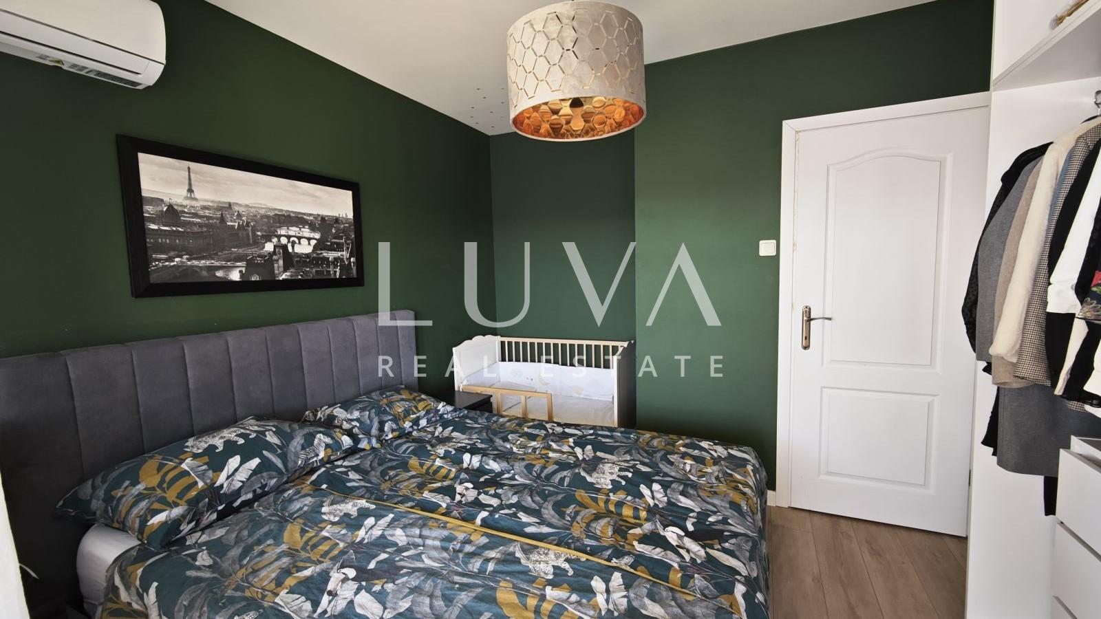 Osijek, Center, three-room apartment with two balconies for sale