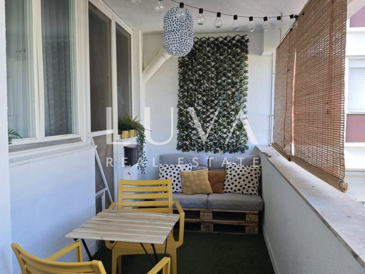 Osijek, Center, three-room apartment with two balconies for sale