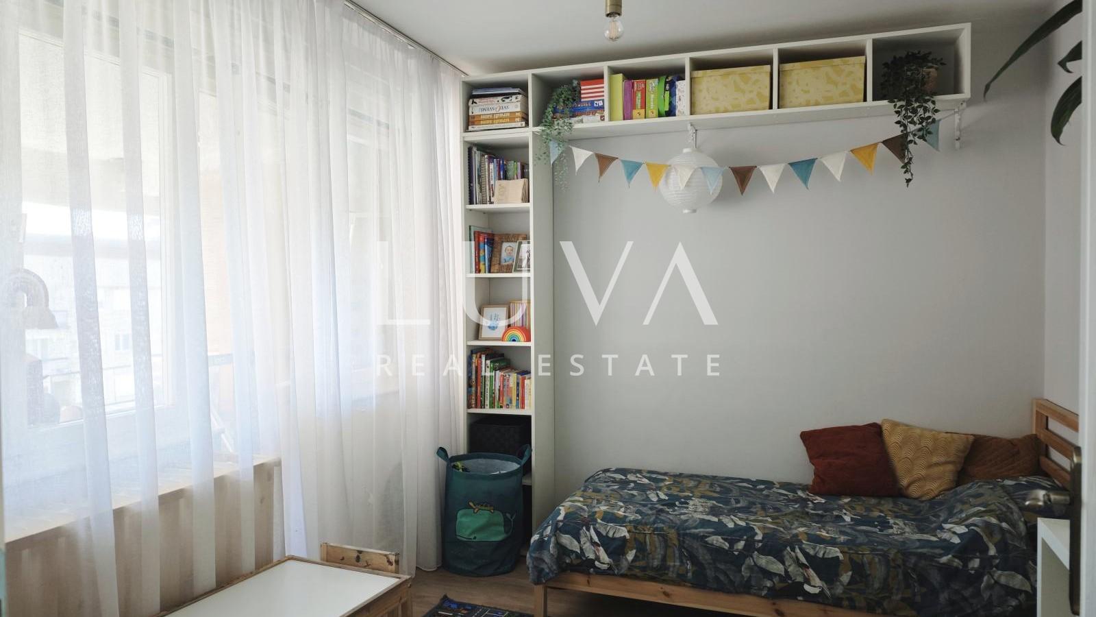 Osijek, Center, three-room apartment with two balconies for sale