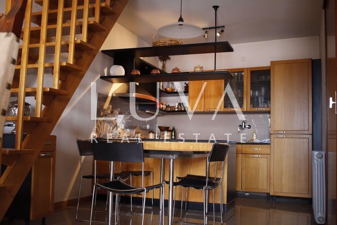 Šibenik, Varoš, 3-bedroom apartment 100 m² with rooftop terrace for long-term rent