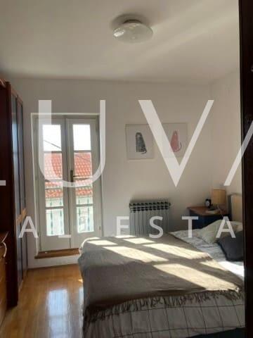 Šibenik, Varoš, 3-bedroom apartment 100 m² with rooftop terrace for long-term rent