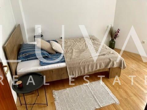 Šibenik, Varoš, 3-bedroom apartment 100 m² with rooftop terrace for long-term rent