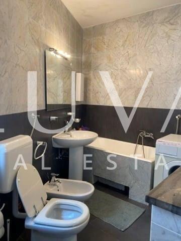 Šibenik, Varoš, 3-bedroom apartment 100 m² with rooftop terrace for long-term rent