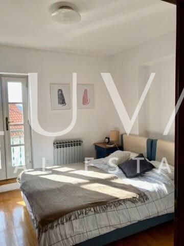 Šibenik, Varoš, 3-bedroom apartment 100 m² with rooftop terrace for long-term rent