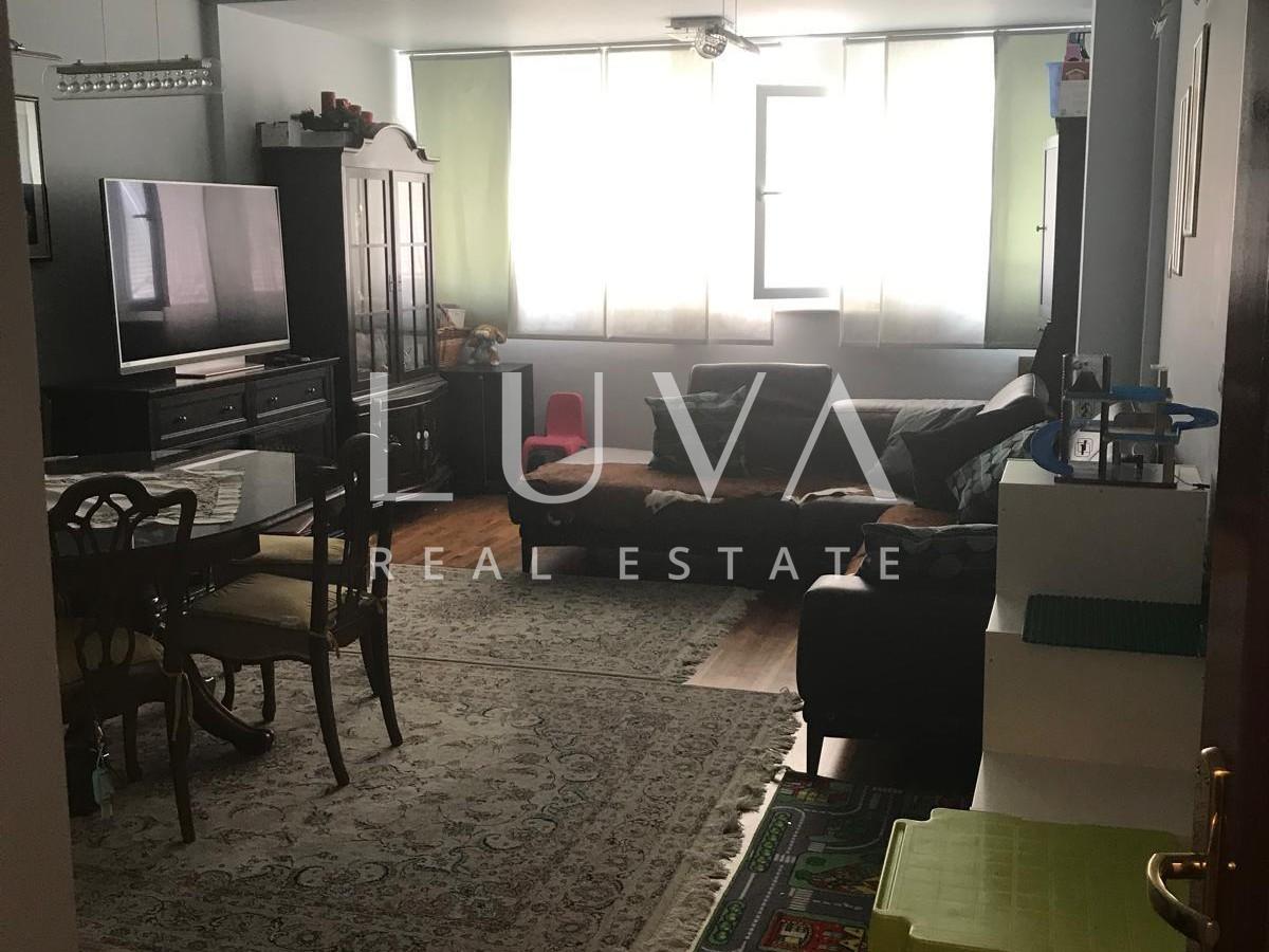 Split, Sućidar, Verkauf einer großen und vollständig eingerichteten Wohnung, 83 m²